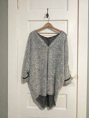 Papillon Blanc Gray Marled Half Zip Sweater with Black Trim